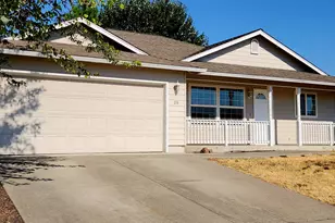 29 Devonwood Ct, Eagle Point, OR 97524 - Photo 1