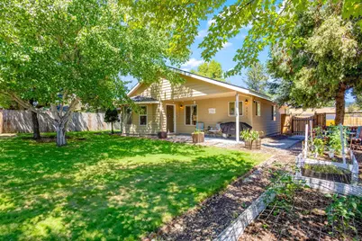 2611 SW Salmon Avenue, Redmond, OR 97756 - Photo 1