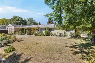 810 Grant Ave, Medford, OR 97501 - Photo 1