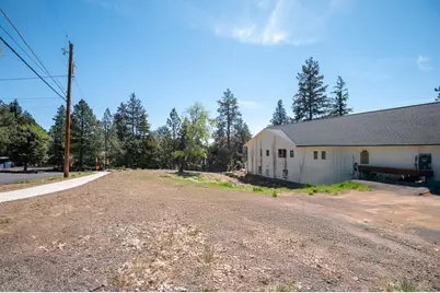 607 NW Trenton Avenue, Bend, OR 97703 - Photo 1