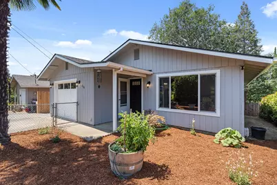 730 NE Oregon Avenue, Grants Pass, OR 97526 - Photo 1