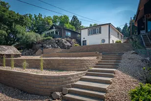 266 NW Riverside Blvd, Bend, OR 97703 - Photo 1