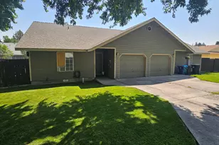 2740 SW Umatilla Ct, Redmond, OR 97756 - Photo 1