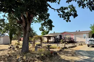 12373 Duggan Rd, Central Point, OR 97502 - Photo 1