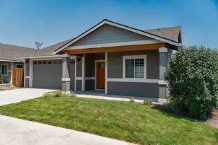 2586 NE Colleen Rd, Prineville, OR 97754 - Photo 1