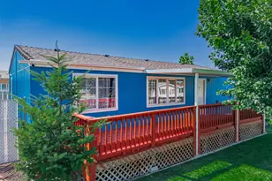 1570 S Peach St, Medford, OR 97501 - Photo 1