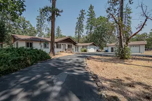 3388 McMartin Ln, Central Point, OR 97502 - Photo 1