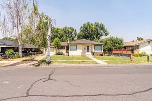 555 NW 4th St, Prineville, OR 97754 - Photo 1