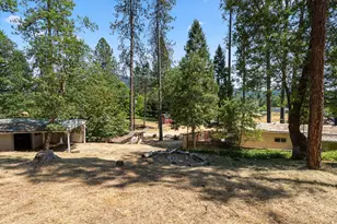 8359 E Evans Creek Rd, Rogue River, OR 97537 - Photo 1