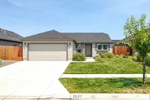 3537 Durst St, Medford, OR 97504 - Photo 1