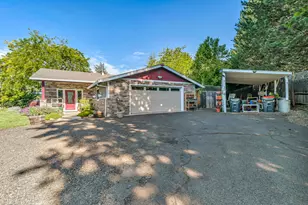 1457 Angelcrest Dr, Medford, OR 97504 - Photo 1