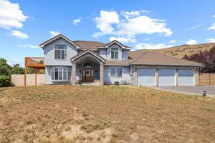 5749 Basin View Dr, Klamath Falls, OR 97603 - Photo 1