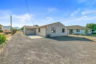 2388 Howard Ave, Medford, OR 97501 - Photo 1