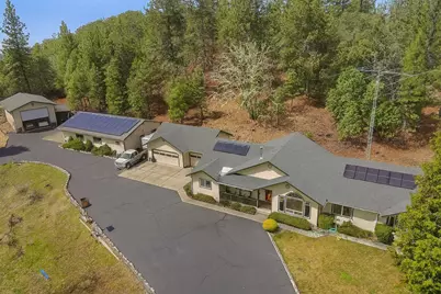 325 Templin Avenue, Grants Pass, OR 97526 - Photo 1