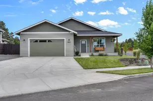 4660 SW Salmon Ave, Redmond, OR 97756 - Photo 1