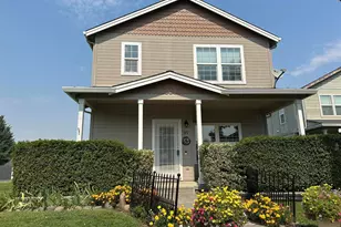 327 Brookhaven Dr, Central Point, OR 97502 - Photo 1