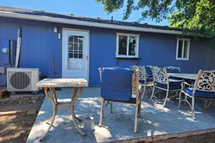 28 NE Hillcrest St, Madras, OR 97741 - Photo 1