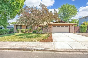 2728 Hawaiian Ave, Medford, OR 97504 - Photo 1