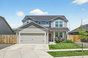 3559 Carnelian St, Medford, OR 97504 - Photo 1