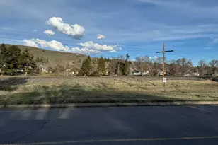 Crescent Ave, Klamath Falls, OR 97601 - Photo 1