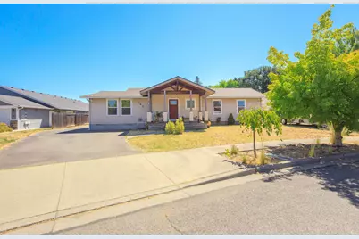 142 SW Jenn Way, Grants Pass, OR 97527 - Photo 1