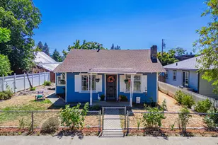 229 SW J St, Grants Pass, OR 97526 - Photo 1