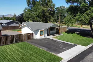 107 NW Fir Ave, Redmond, OR 97756 - Photo 1