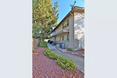 437 Ash Street, Central Point, OR 97502 - Photo 1