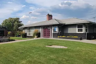 296 S Main St, Prineville, OR 97754 - Photo 1