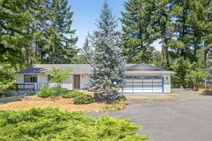 230 Blackwell Dr, Grants Pass, OR 97527 - Photo 1