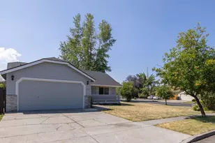 2735 NE Faith Dr, Bend, OR 97701 - Photo 1