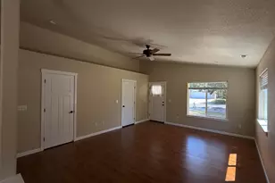 331 Isabell Drive, Medford, OR 97501 - Photo 1