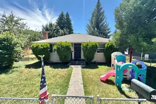 2012 Applegate Ave, Klamath Falls, OR 97601 - Photo 1