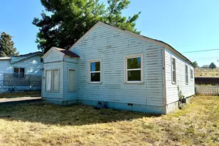 4977 Mathers St, Klamath Falls, OR 97601 - Photo 1