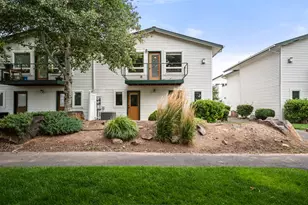 438 NW 19th St, Redmond, OR 97756 - Photo 1