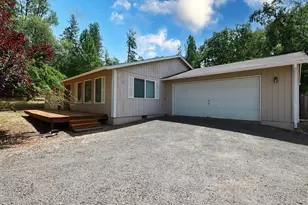 20 Laurel Dr, Shady Cove, OR 97539 - Photo 1