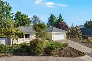 2761 Tonia Cir, Medford, OR 97504 - Photo 1