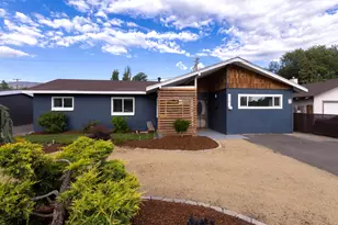 1121 Washburn Way, Klamath Falls, OR 97603 - Photo 1