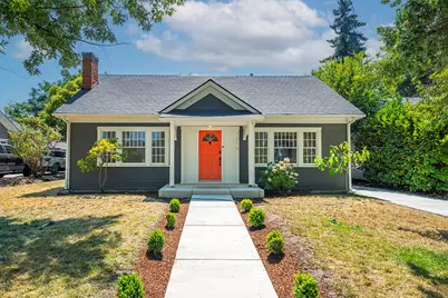 1016 Queen Anne Avenue, Medford, OR 97504 - Photo 1