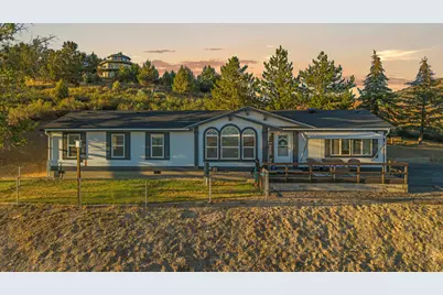 250 Burns Street, Klamath Falls, OR 97603 - Photo 1