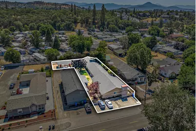 323 S Shasta Avenue, Eagle Point, OR 97524 - Photo 1