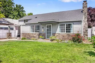 926 Murray Ave, Medford, OR 97501 - Photo 1