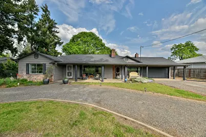 895 Casino Road, Medford, OR 97501 - Photo 1