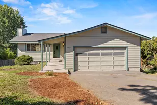1956 N Eldorado Ave, Klamath Falls, OR 97601 - Photo 1