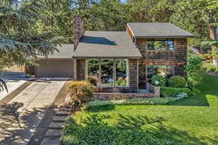 70 Beekman Square, Jacksonville, OR 97530 - Photo 1