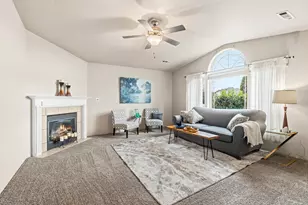 1735 Pearl Eye Ln, Medford, OR 97504 - Photo 1