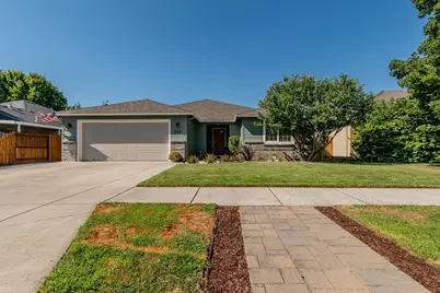 966 Newcastle Street, Medford, OR 97501 - Photo 1