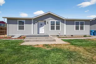 841 NE Shoshone Dr, Redmond, OR 97756 - Photo 1