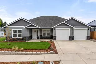 2749 Pronghorn Ln, Medford, OR 97504 - Photo 1