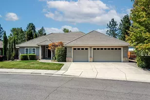 250 Briarwood Ln, Medford, OR 97504 - Photo 1